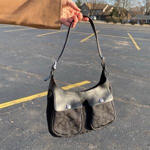 🌐VTG DKNY Pocket front black logo purse